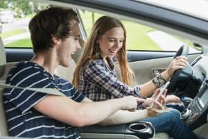 Talking to Your Teens About Distracted Driving in Chicago